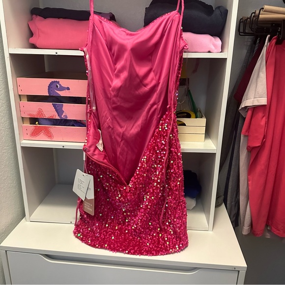 Stacees Dress - Picture 2 of 4